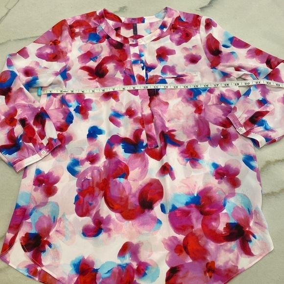 NYDJ Henley Blouse size Small Floral Flowy 3/4 Length Sleeves - Picture 9 of 15